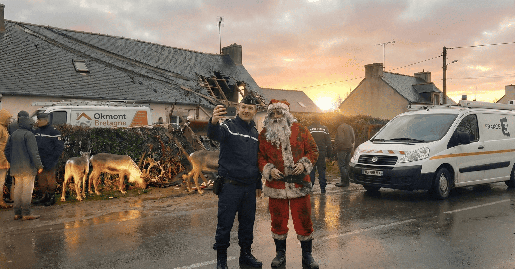 Selfie gendarme père noël